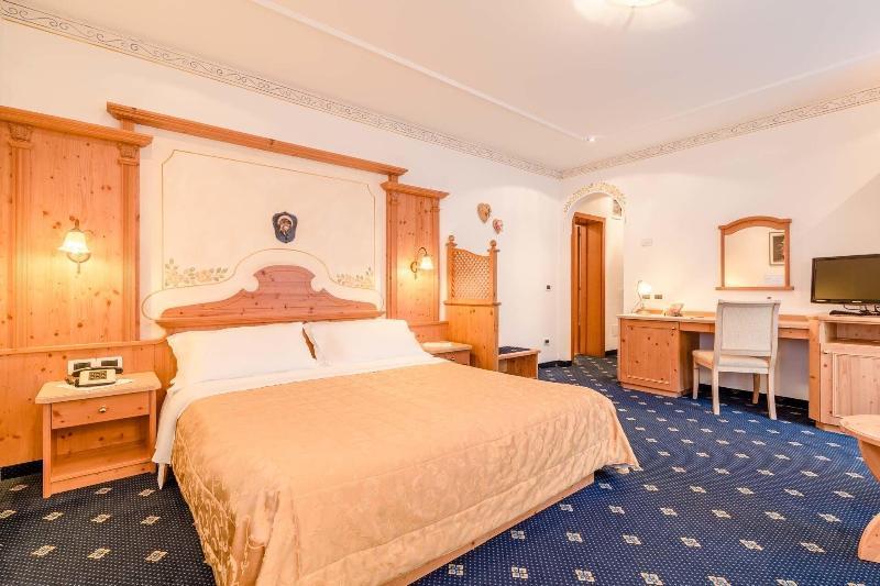 Hotel Pineta Pastry 4*