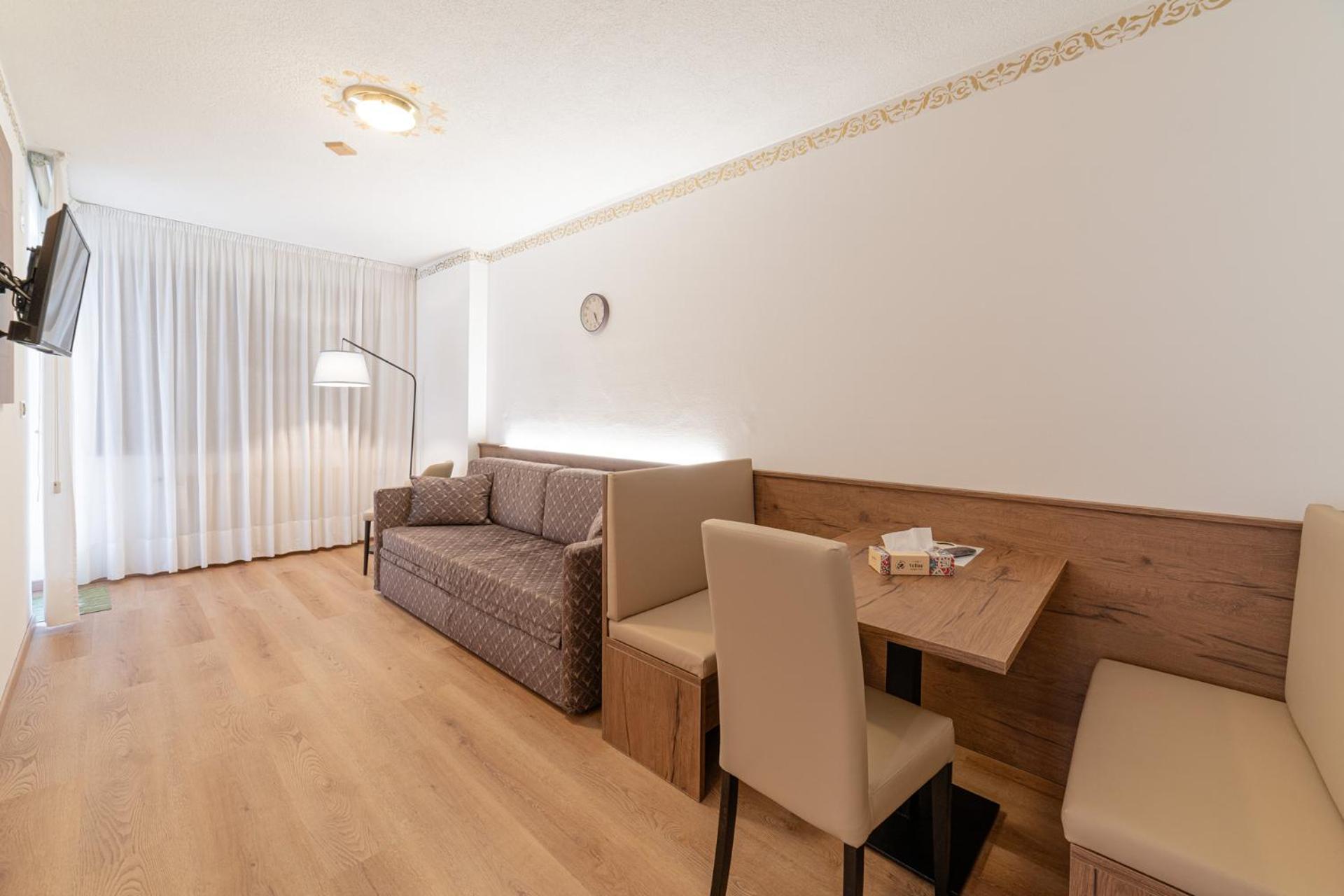 Hotel Pineta Pastry 4*