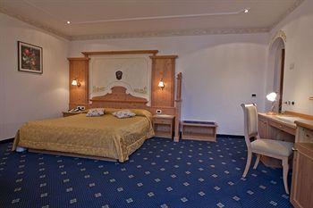 Hotel Pineta Pastry 4*