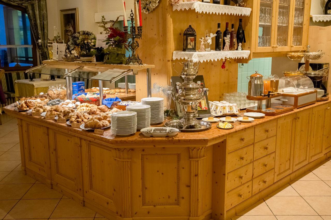 Hotel Pineta Pastry 4*